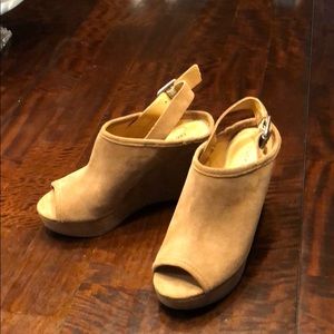 Brown tan suede wedges open toe